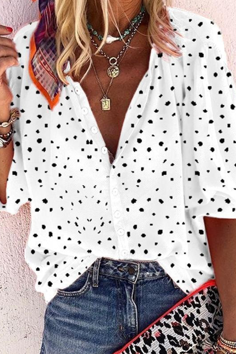 Beautifully Crafted Blouse in a Classic Style