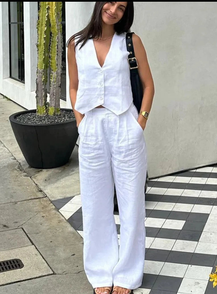 Effortlessly Elegant Garment with a Timeless Design