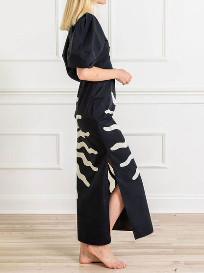 Effortlessly Elegant Dress with a Timeless Design