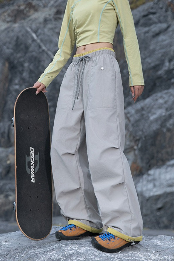 Effortlessly Elegant Pants with a Timeless Design