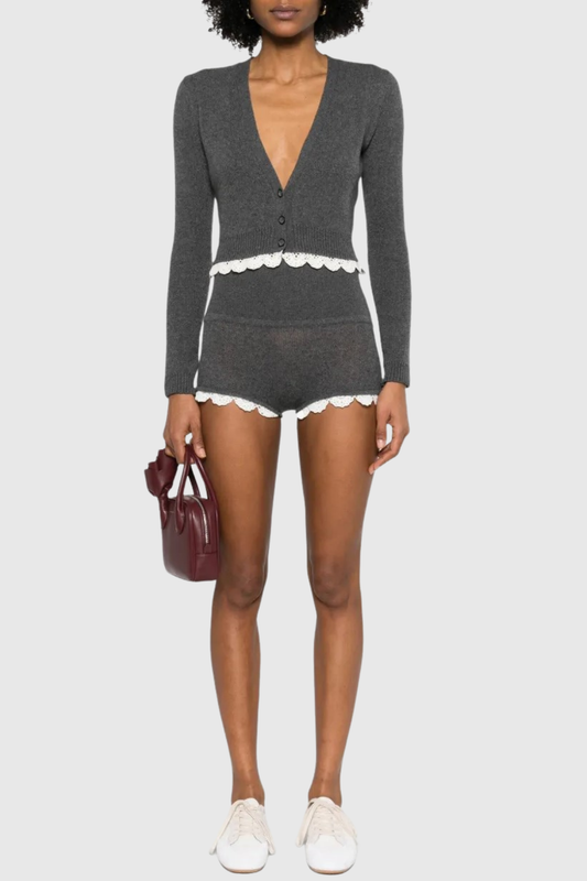 Effortlessly Elegant Cardigan with a Timeless Design