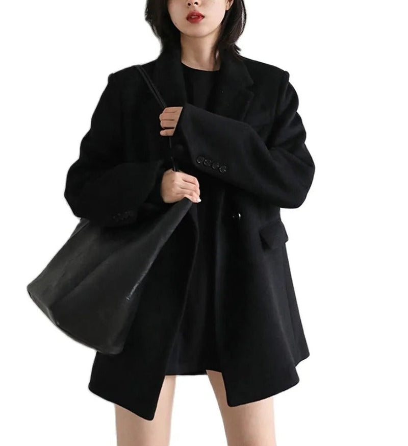 Elegantly Styled Coat for Everyday Wear