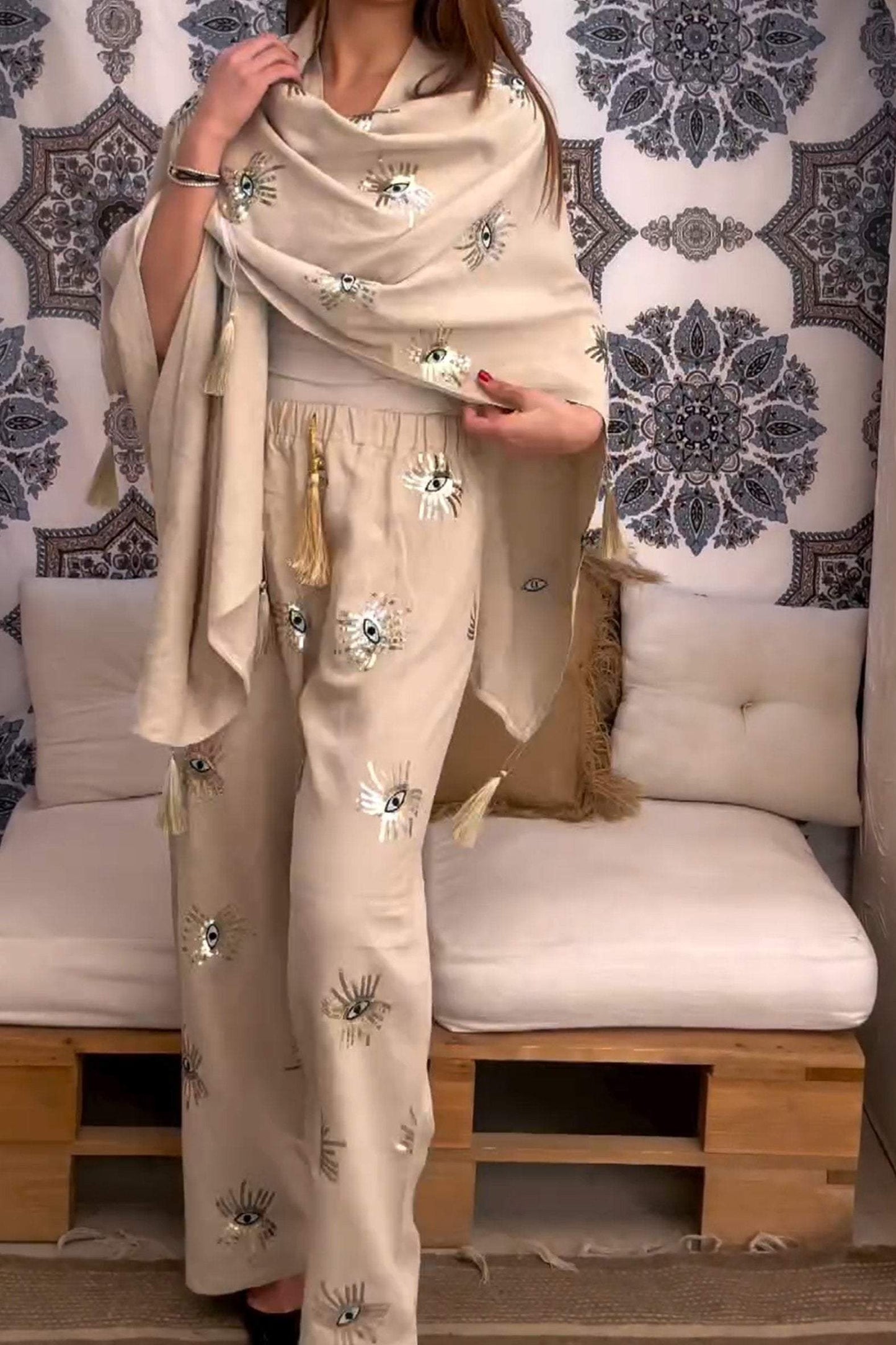 Elegantly Styled Trousers for Everyday Wear