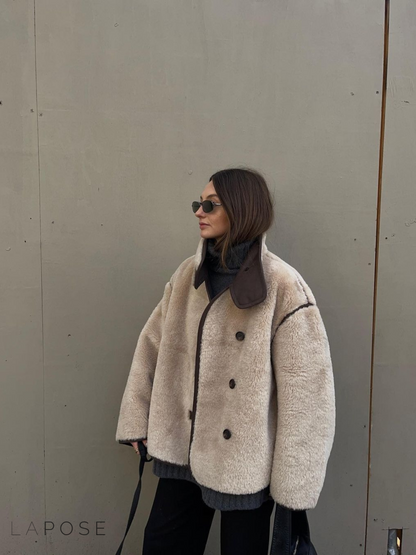 Effortlessly Elegant Coat with a Timeless Design
