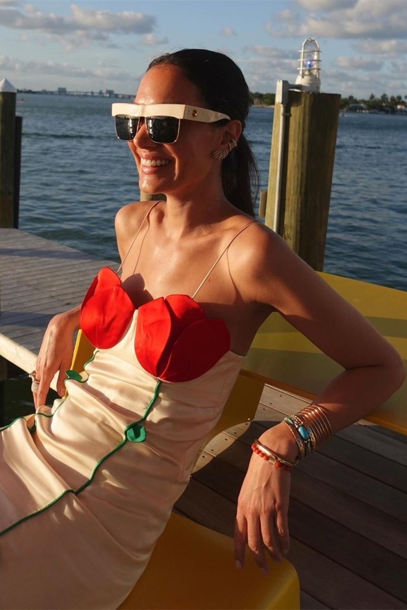 Beautifully Finished Dress in a Timeless Design