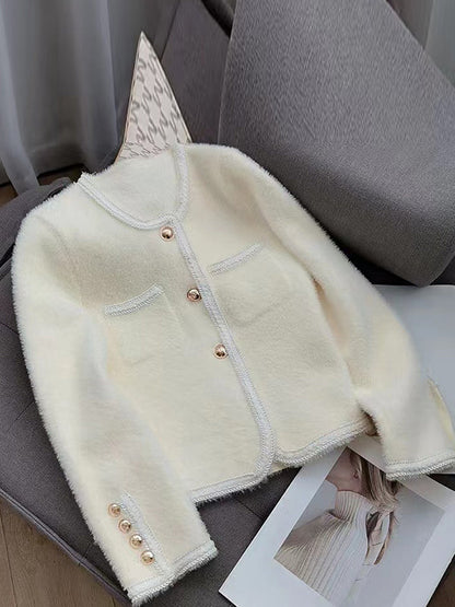 Effortlessly Elegant Cardigan with a Timeless Design