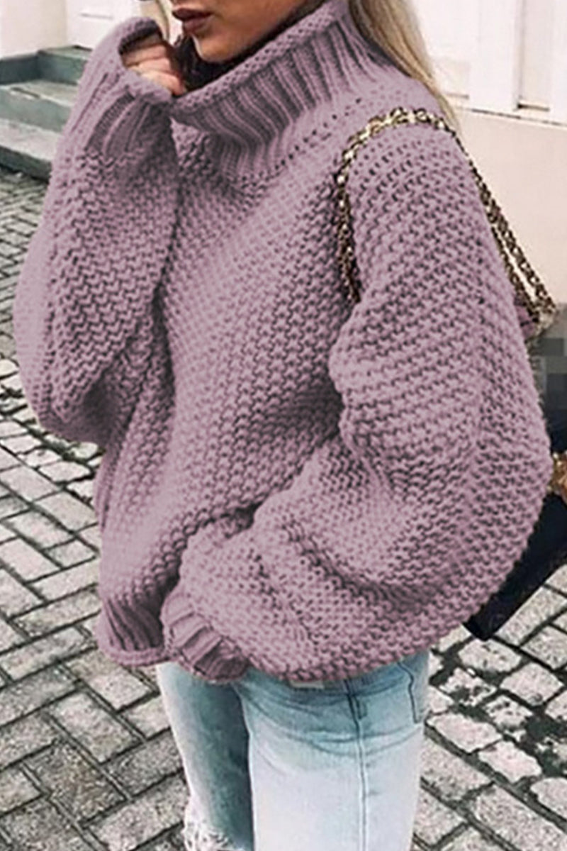 Well Tailored Sweater with a Graceful Silhouette