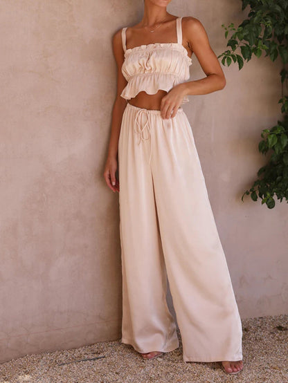 Effortlessly Elegant Garment with a Timeless Design