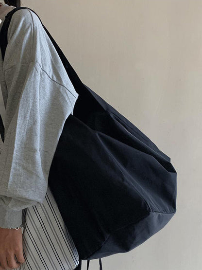 Well Tailored Bag with a Graceful Silhouette