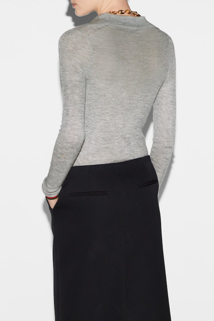 Effortlessly Elegant Top with a Timeless Design