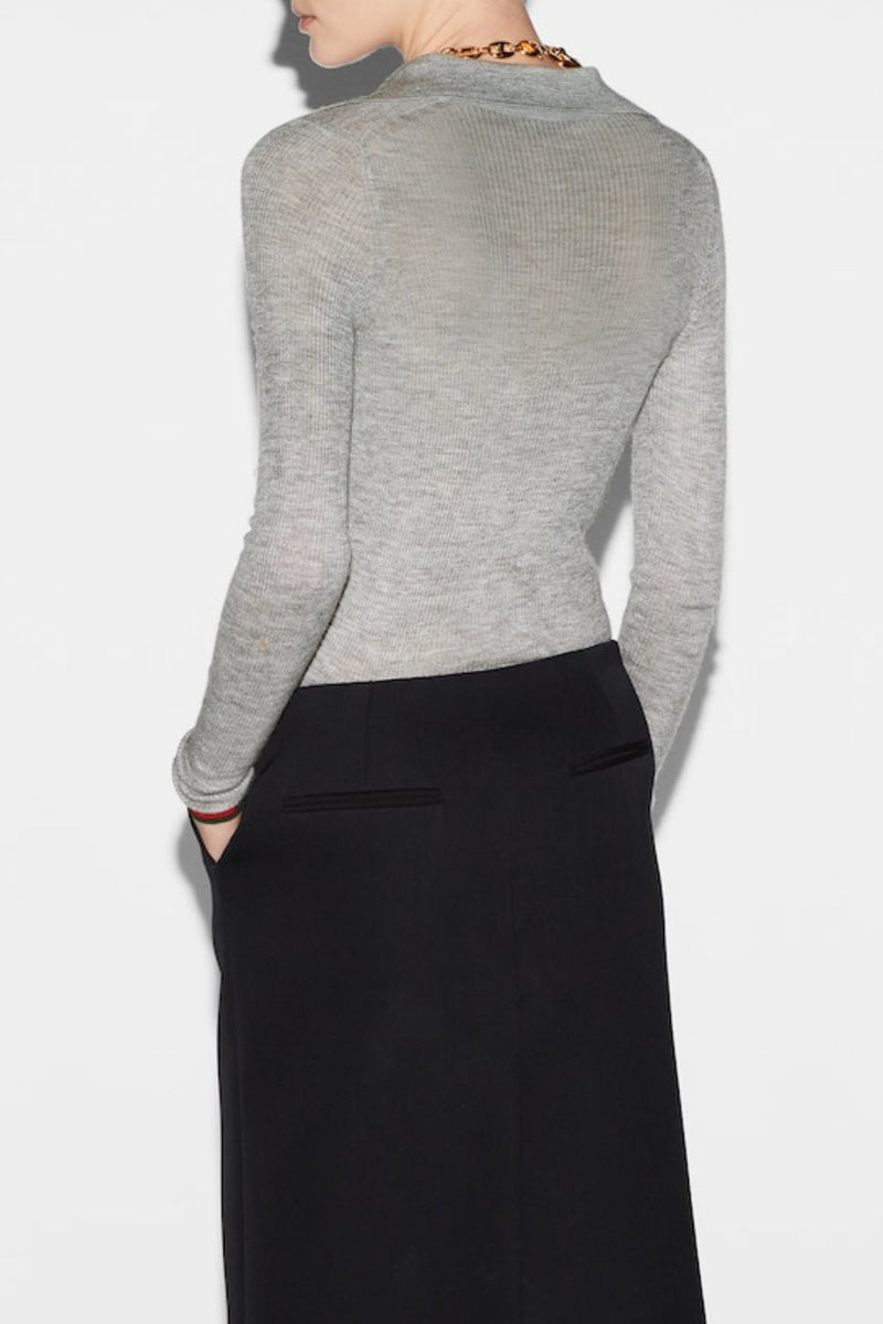 Effortlessly Elegant Top with a Timeless Design