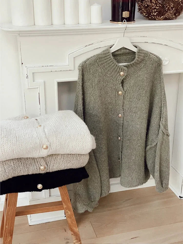 Well Tailored Cardigan with a Graceful Silhouette