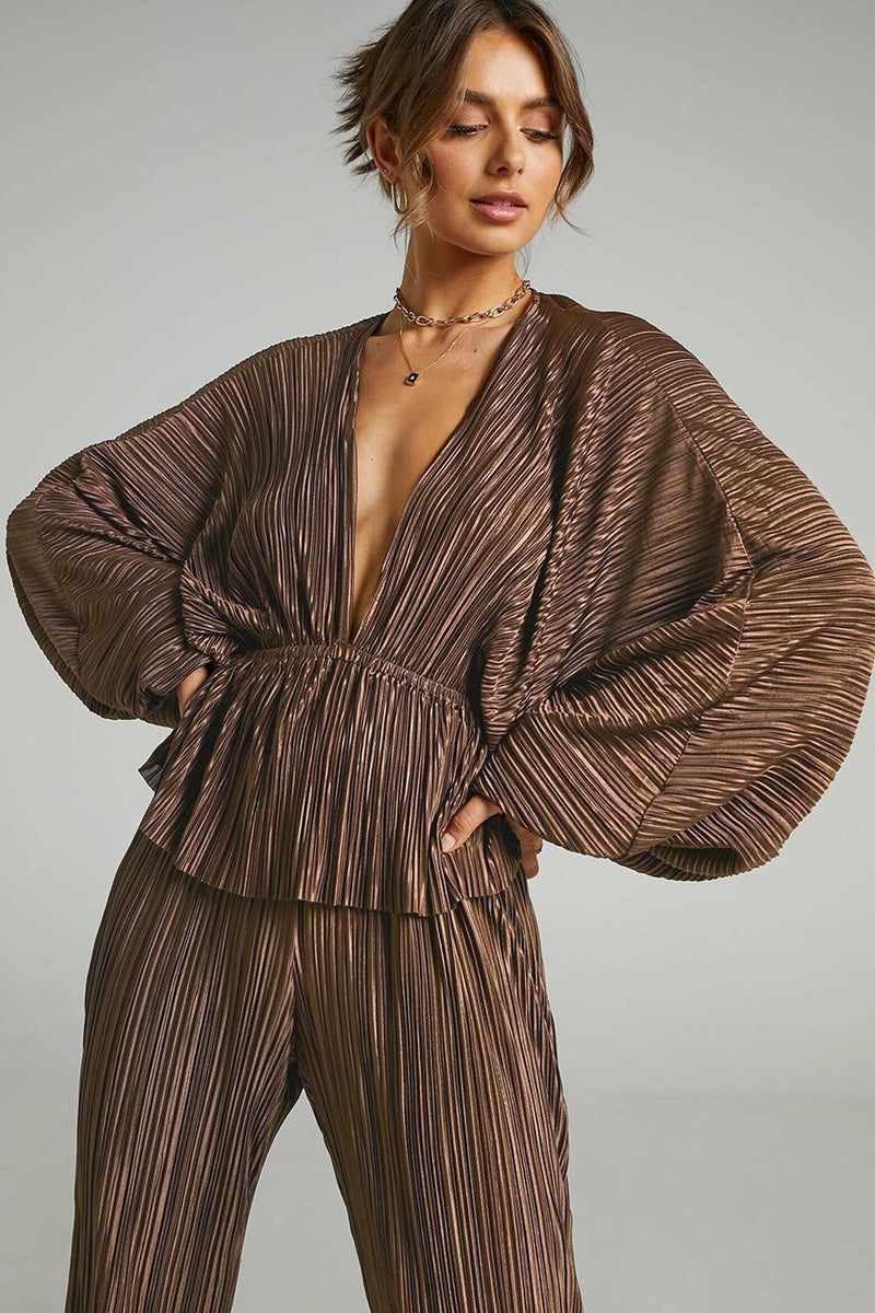 Well Tailored Garment with a Graceful Silhouette