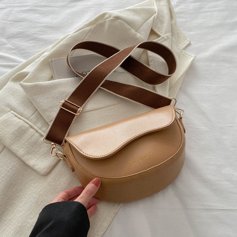 A Vintage Style Bag with Delicate Timeless Details