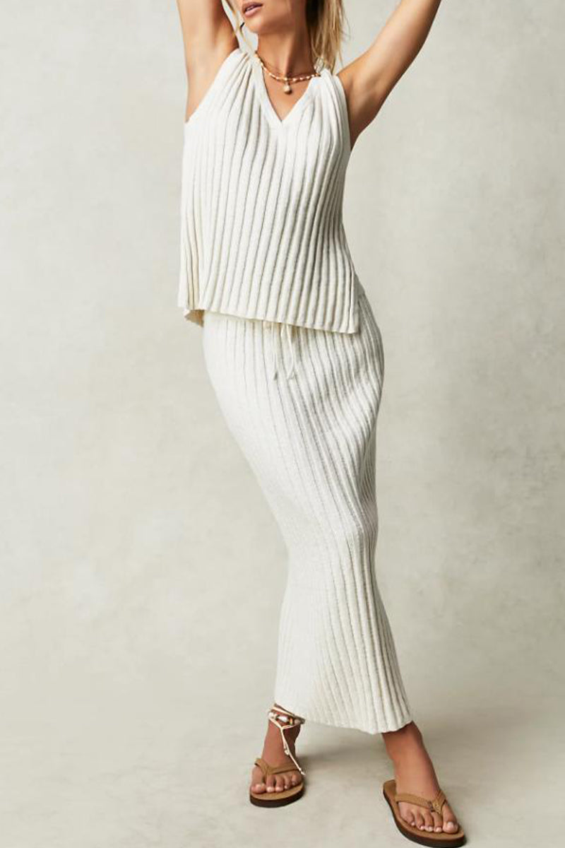 Effortlessly Elegant Garment with a Timeless Design