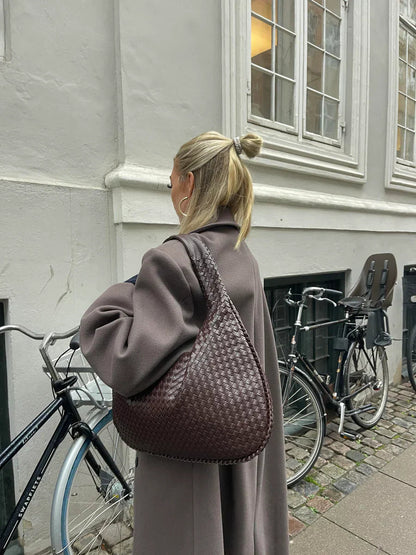 Classic Vintage Bag with a Flattering Fit