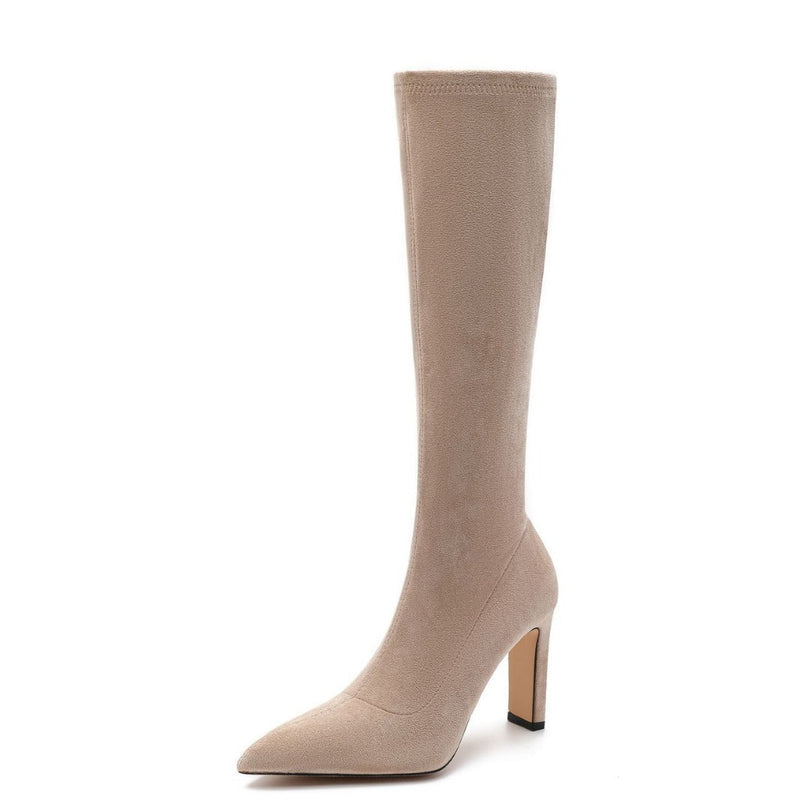 Effortlessly Elegant Boots with a Timeless Design