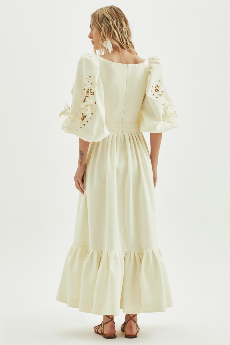 Beautifully Finished Dress in a Timeless Design