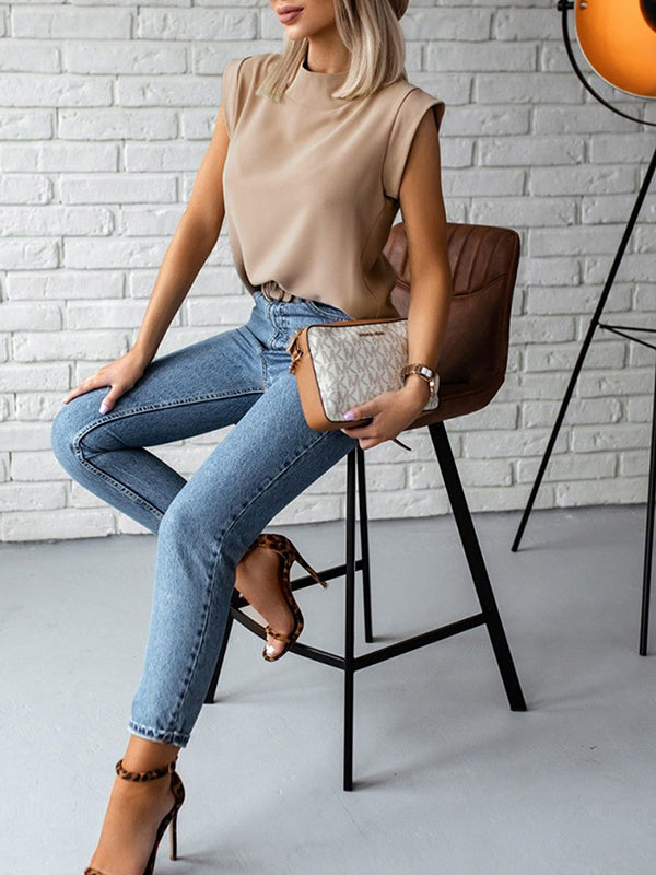 Well Tailored T-Shirt with a Graceful Silhouette