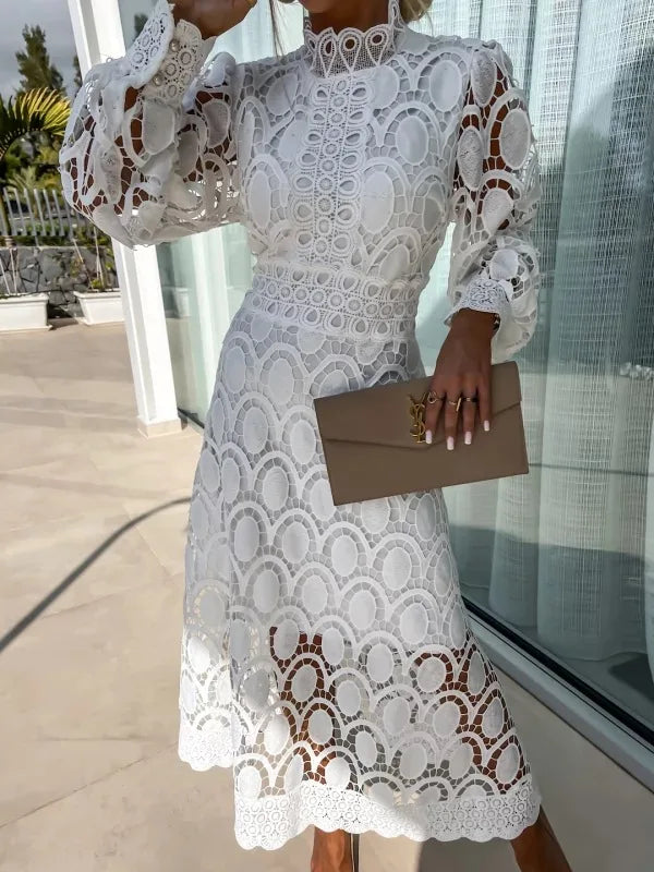 Beautifully Finished Dress in a Timeless Design