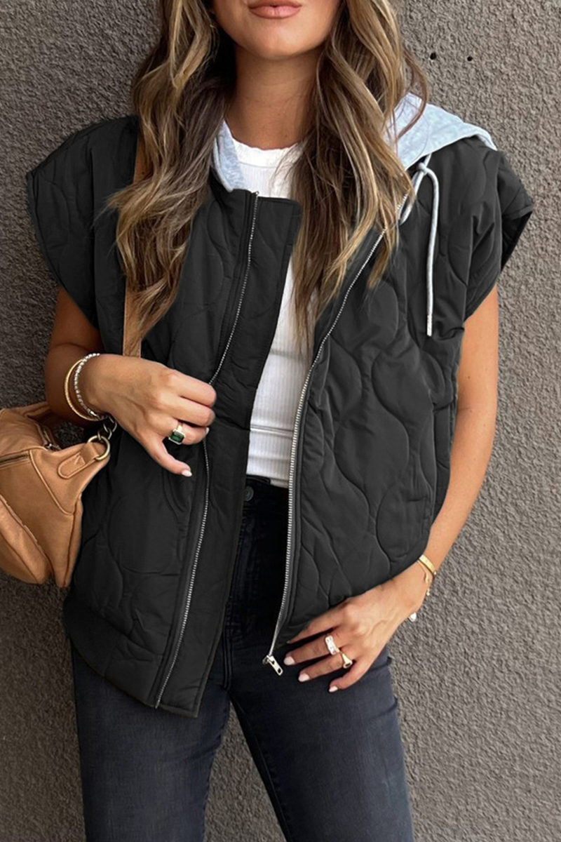 Effortlessly Elegant Coat with a Timeless Design