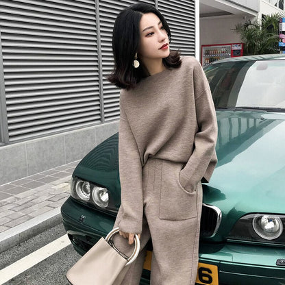 Classic Vintage Sweater with a Flattering Fit