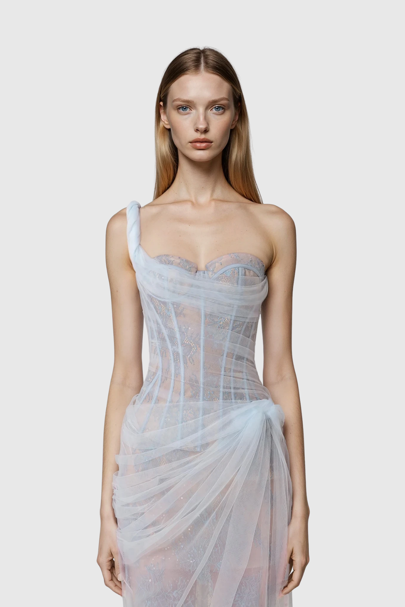 Beautifully Finished Dress in a Timeless Design