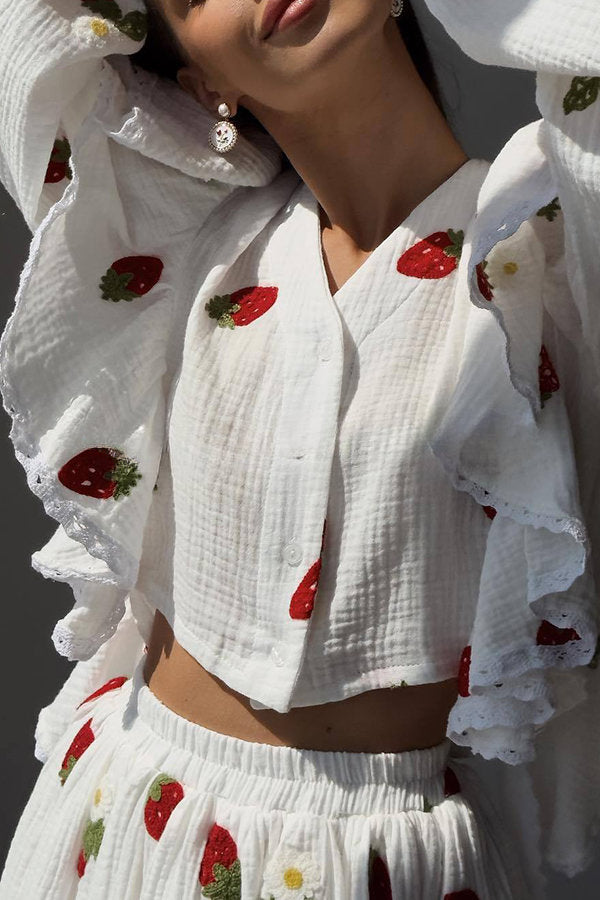 Classic Vintage Blouse with a Flattering Fit