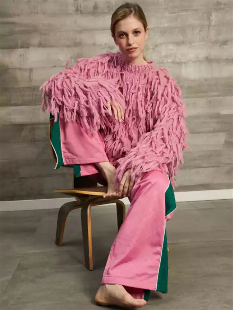 Effortlessly Elegant Sweater with a Timeless Design