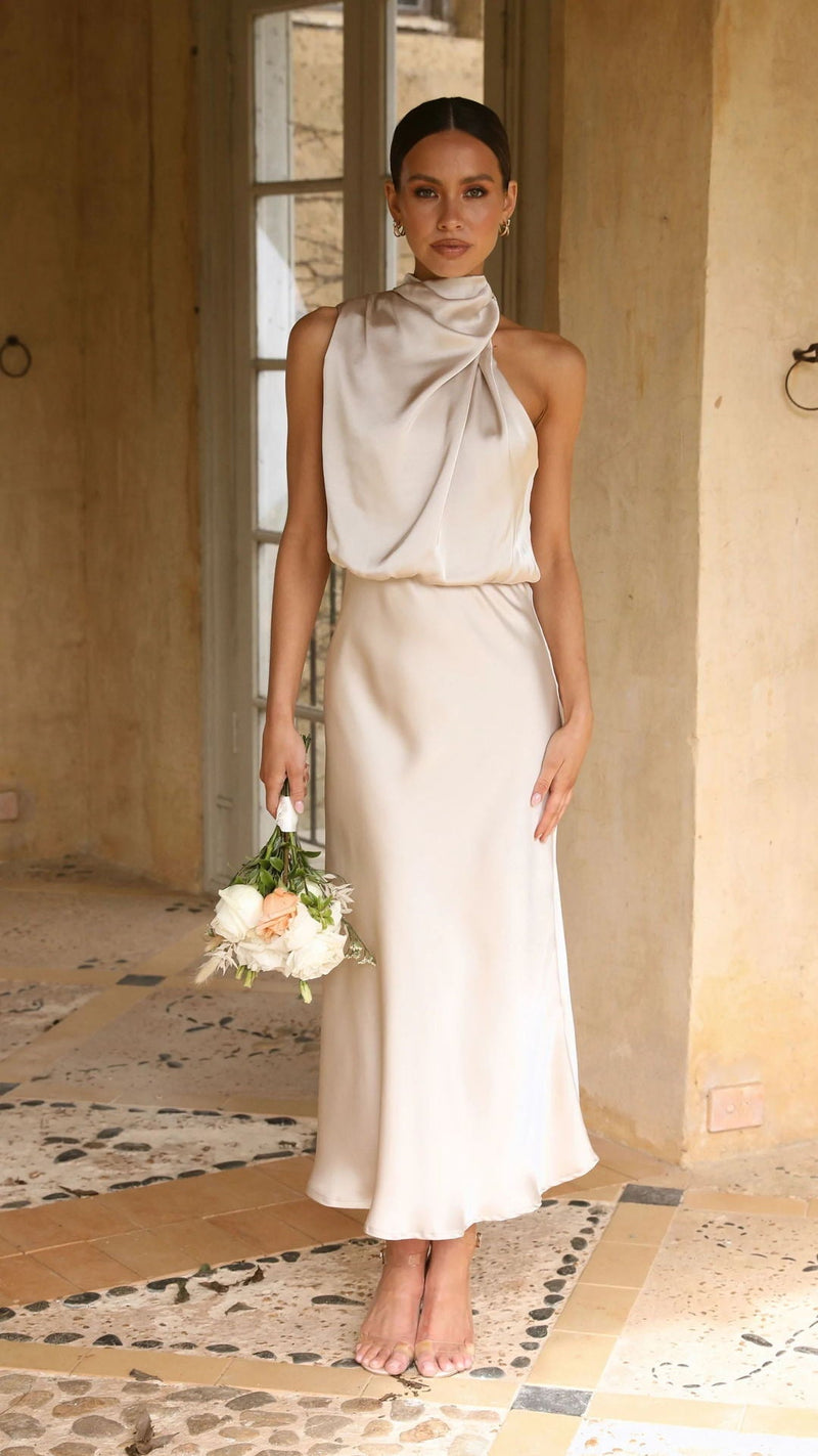 Beautifully Crafted Dress in a Classic Style