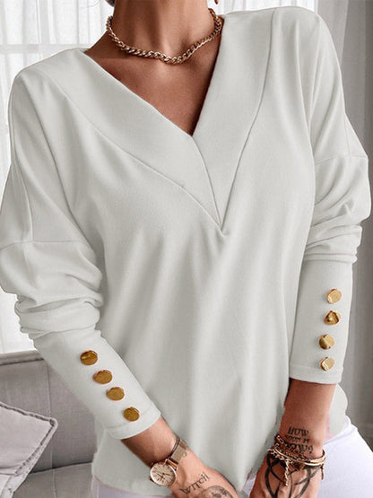 Effortlessly Elegant T-Shirt with a Timeless Design