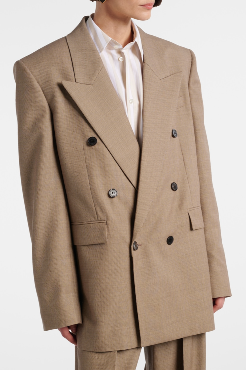Effortlessly Elegant Garment with a Timeless Design