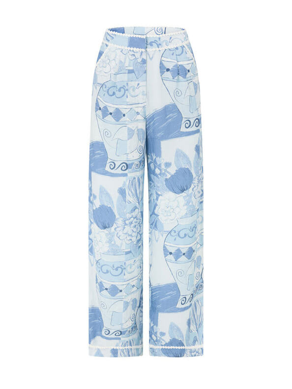 Classic Vintage Pants with a Flattering Fit