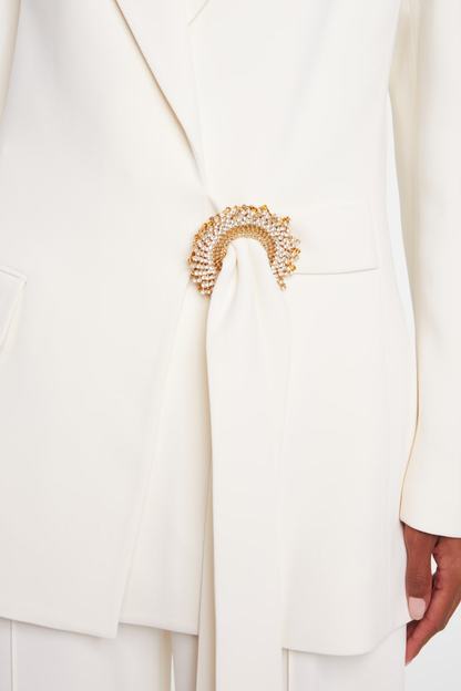Well Tailored Pants with a Graceful Silhouette