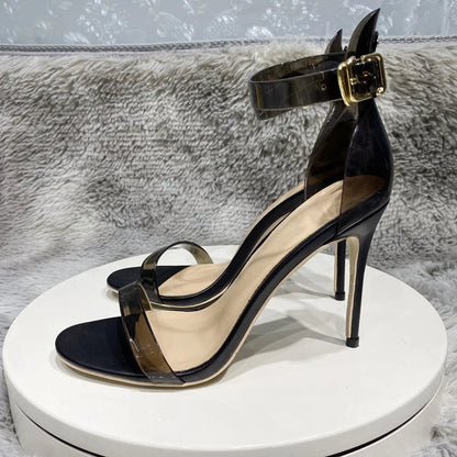 Classic Vintage Sandals with a Flattering Fit