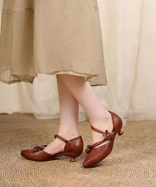 Well Tailored Sandals with a Graceful Silhouette
