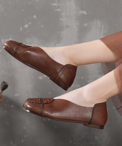 Effortlessly Elegant Shoes with a Timeless Design