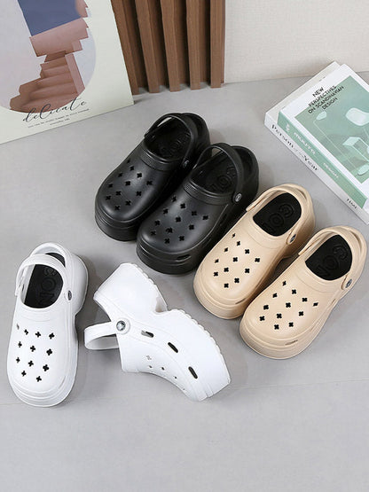 Effortlessly Elegant Sandals with a Timeless Design