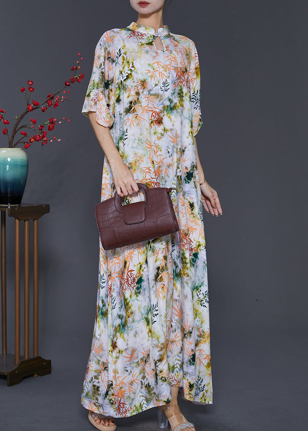 Well Tailored Dress with a Graceful Silhouette