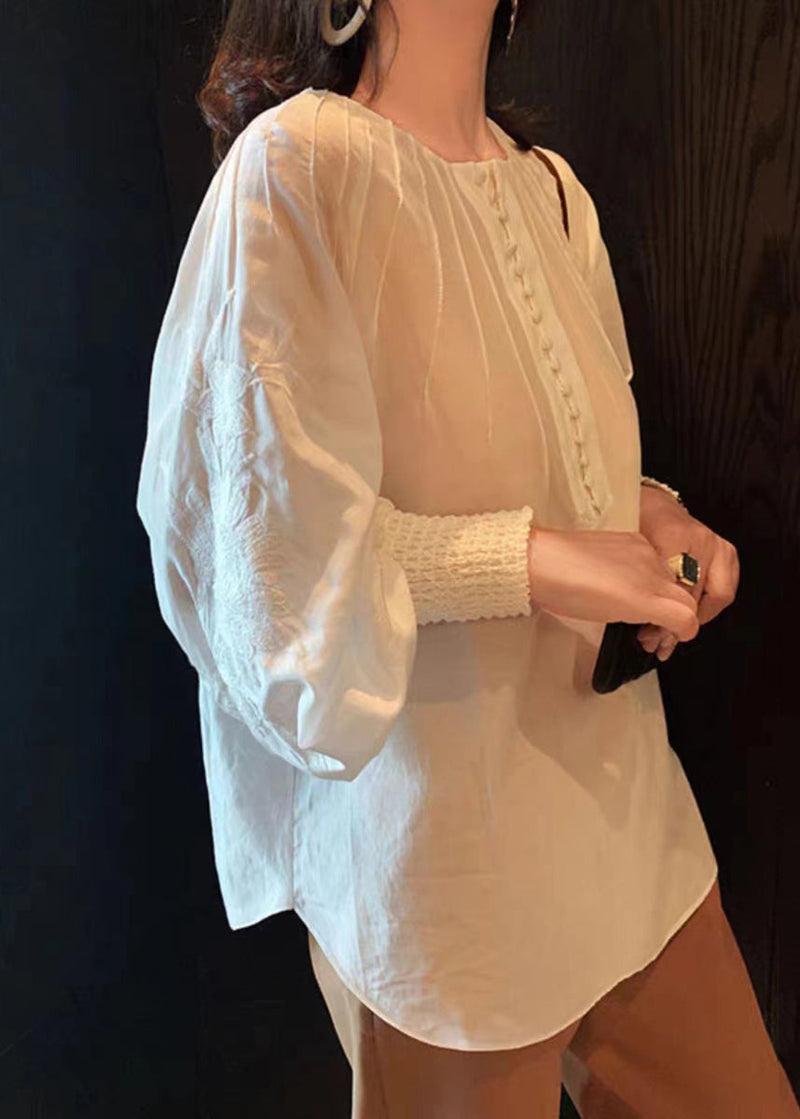 Well Tailored Shirt with a Graceful Silhouette