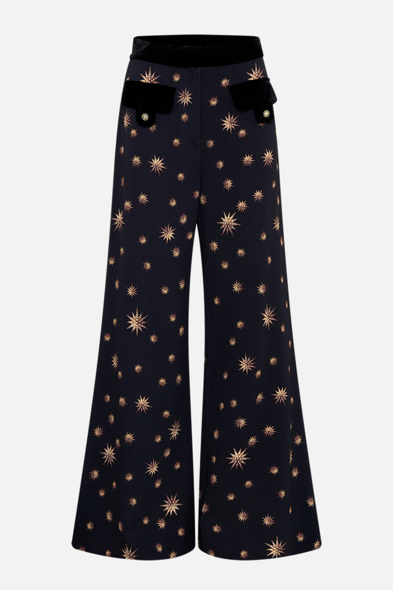 Effortlessly Elegant Pants with a Timeless Design