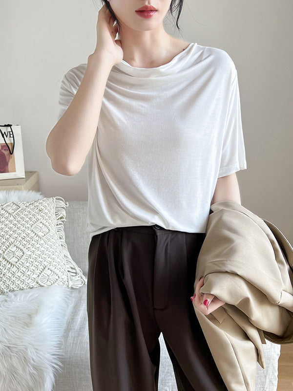 Effortlessly Elegant T-Shirt with a Timeless Design