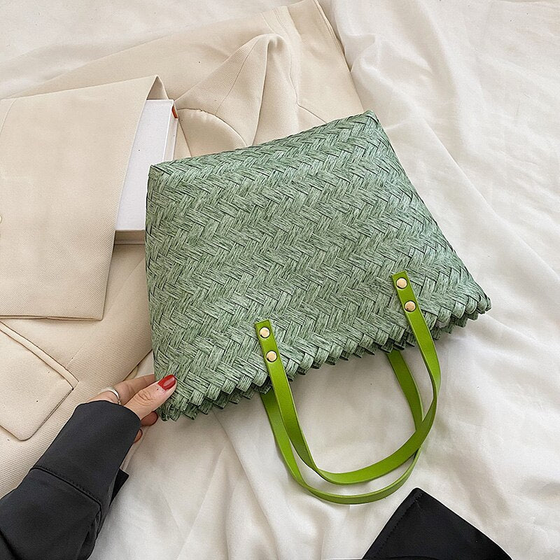 Sophisticated Bag with a Clean Classic Look