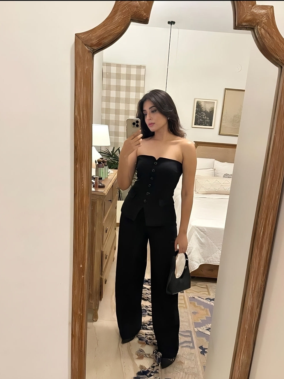 Elegantly Styled Pants for Everyday Wear