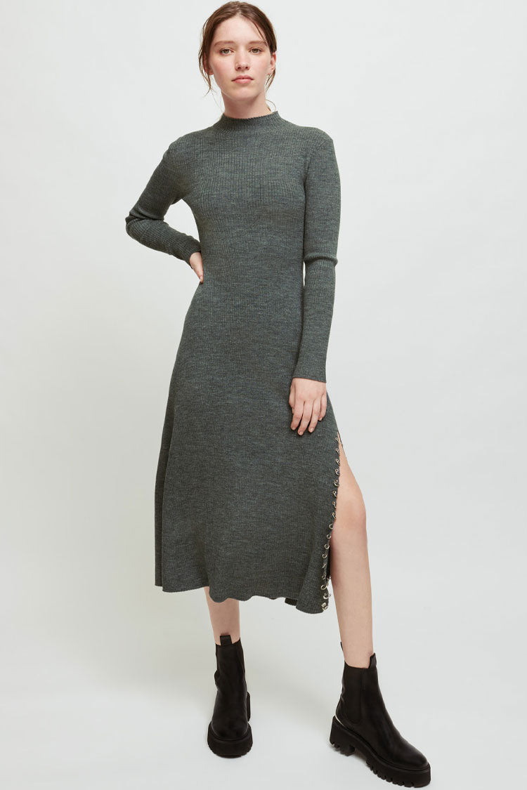 Effortlessly Elegant Sweater with a Timeless Design