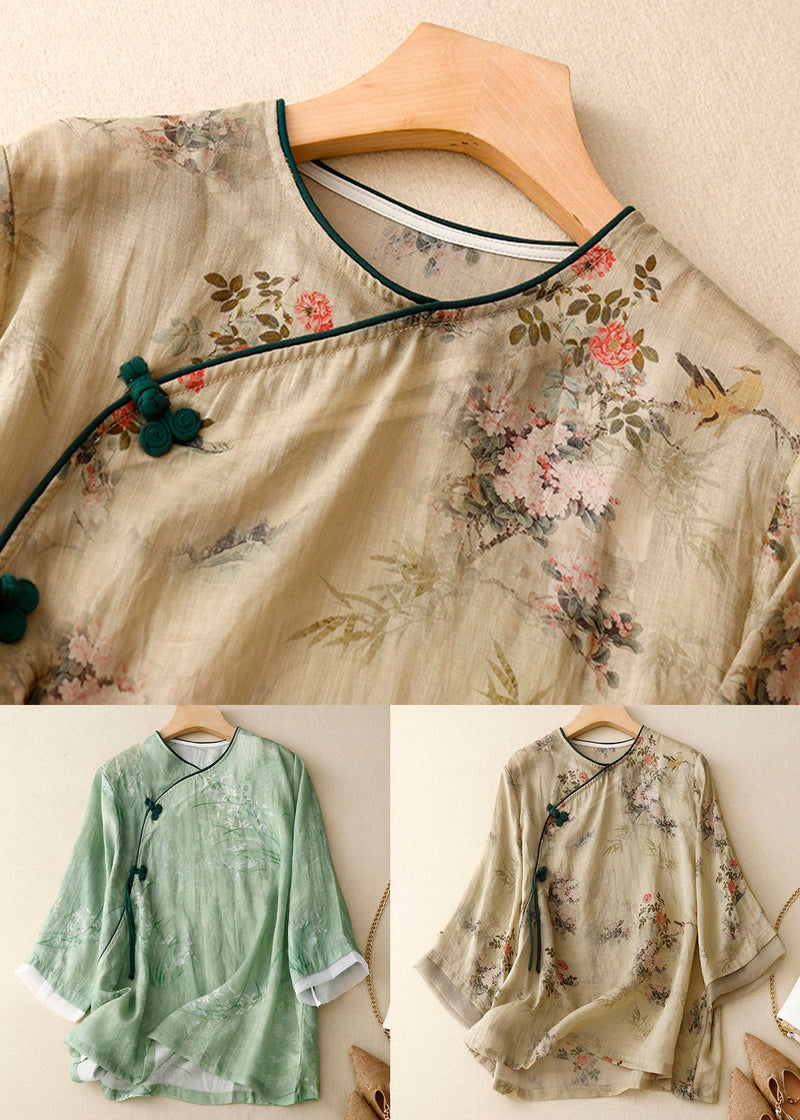 Effortlessly Elegant Blouse with a Timeless Design