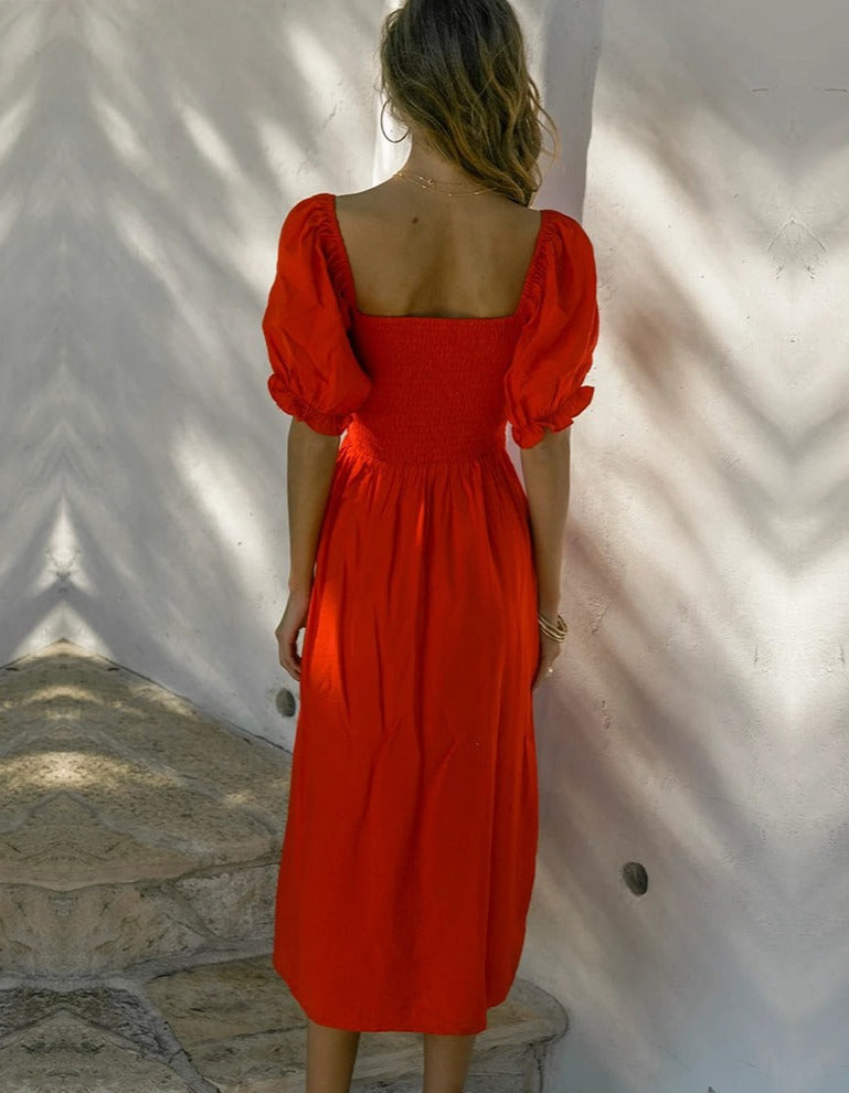 Beautifully Finished Dress in a Timeless Design