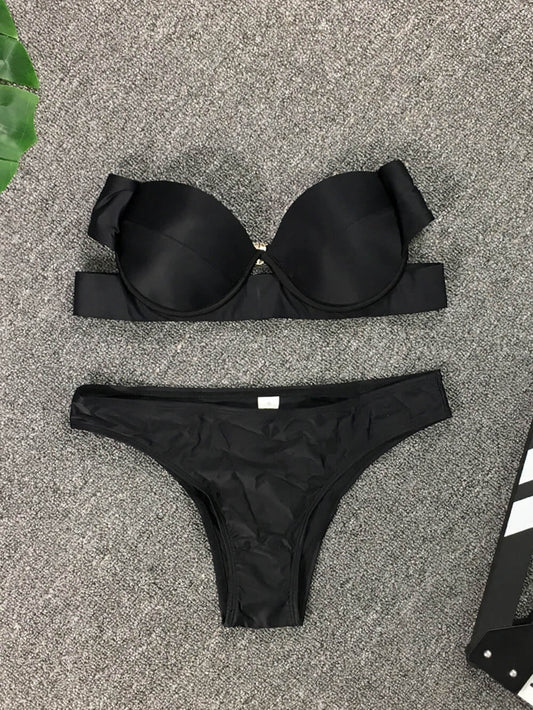 Effortlessly Elegant Bikini with a Timeless Design