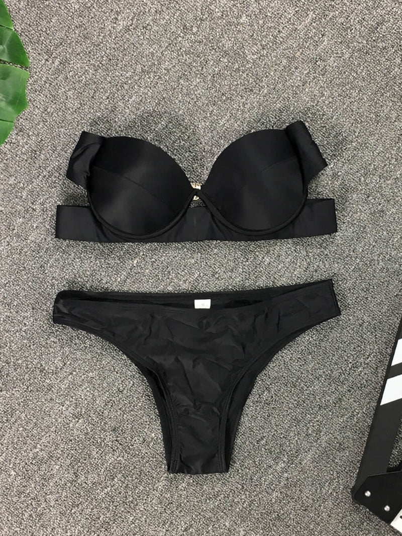 Effortlessly Elegant Bikini with a Timeless Design