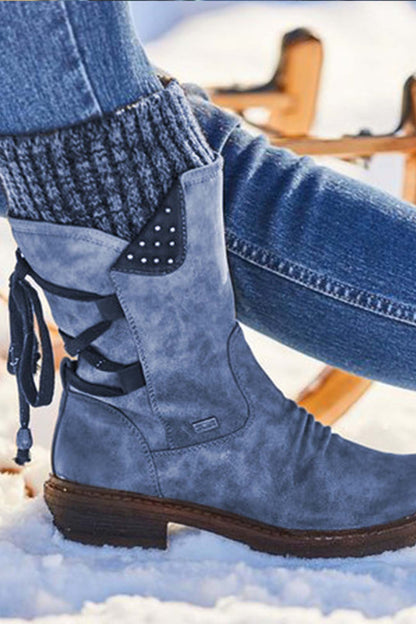 Effortlessly Elegant Boots with a Timeless Design